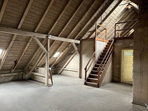 Großer Dachbodenraum - 