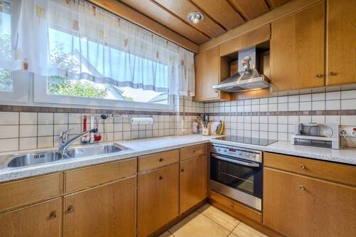 Küche - 5 Zimmer Doppelhaushälfte in Steinheim-Höpfigheim