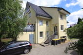 Hausansicht - Attraktives Mehrfamilienhaus (KFW40) mit 6 attraktiven Wohneinheiten in bester Bahnhofsnähe