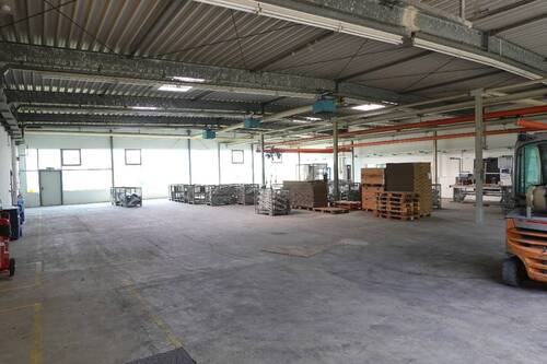 Werkhalle Foto 2 - 