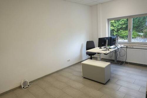 Büro 1 - 