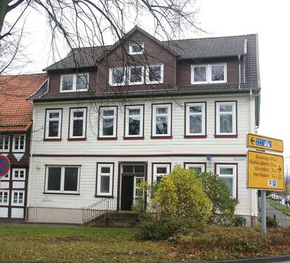 Hausansicht (2).JPG - Mehrfamilienhaus Denkmalschutz - 340.000,00 EUR Kaufpreis, ca.  676,00 m² Wohnfläche