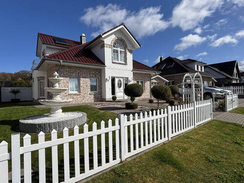 Vorgarten - Modernes Einfamilienhaus (2020) mit Traumgarten & hochwertiger Ausstattung - provisionsfrei