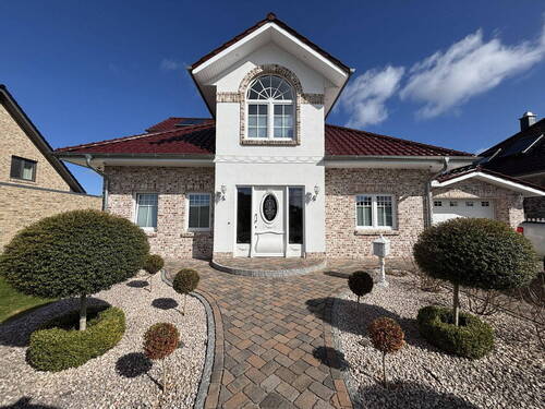 Front - 6 Zimmer Einfamilienhaus zum Kaufen in Drangstedt