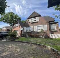 Stilvolles Haus mit Wintergarten und viel Platz - Traum-Garten, Doppel-Garage + Carport - Norderstedt Harksheide