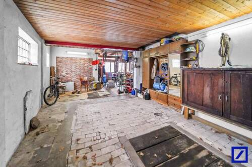 Garage - 