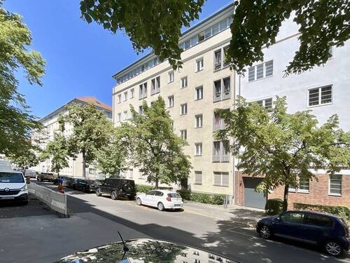 Blick von der Straße - Etagenwohnung mit 57,90 m² in Berlin zum Kaufen
