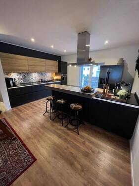 Küche - Stilvoll wohnen auf 125 m² – sanierte Altbauwohnung mit Designküche