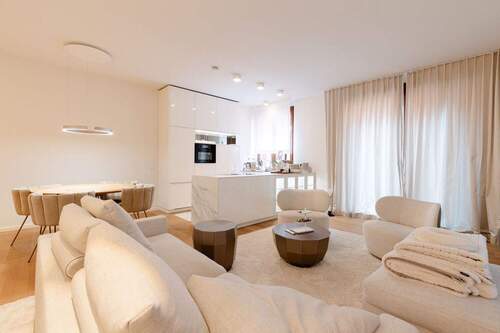 Titelbild - Direkt am Wasser: Stilvolle Hochparterrewohnung mit Privatzugang