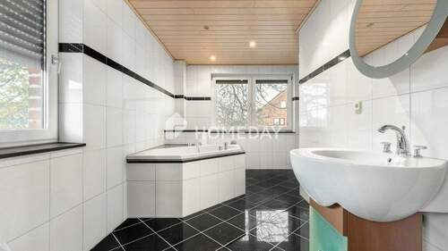 1. OG Badezimmer 1 1-1 - 