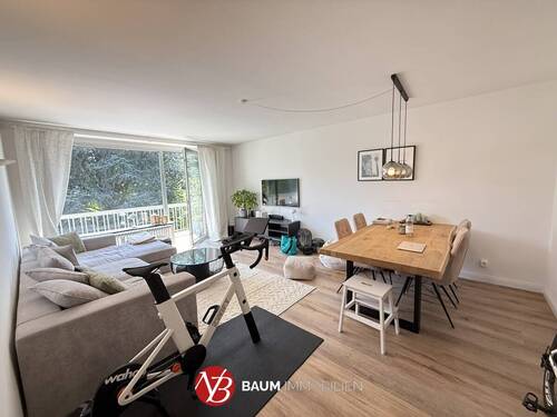 Wohnzimmer - Moderne 3-Zimmer-Wohnung mit Einbauküche und Balkon in Süd-Ausrichtung!