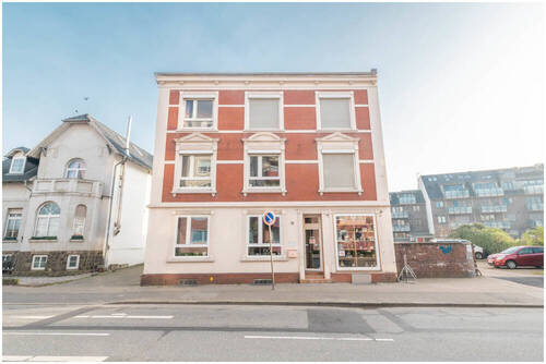 Frontansicht - 9 Zimmer Mehrfamilienhaus, Wohnhaus zum Kaufen in Elmshorn