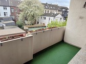 Balkon Wohnzimmer - 4 Zimmer Etagenwohnung in Mülheim