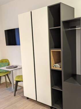 Schränke - Etagenwohnung mit 21,00 m&sup2; in Stuttgart West zur Miete