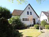 Straßenansicht - 4 Zimmer Mehrfamilienhaus, Wohnhaus zum Kaufen in Ahrensburg