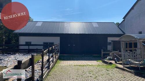 reserviert - VIELSEITIGE MÖGLICHKEITEN! ZWEI BAUGRUNDSTÜCKE MIT GR. NEUWERTIGER HALLE!