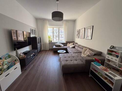 Wohnzimmer - Provisionsfrei für Käufer - stilvolle 4-Zimmer-Wohnung mit Westbalkon in Berlin-Wilmersdorf