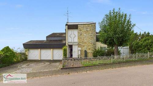 Frontansicht - WOHNHAUS MIT 458 M² WOHNFLÄCHE IN LOSHEIM-HAUSBACH