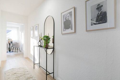 Flur - Etagenwohnung mit 62,10 m&sup2; in Bremerhaven zum Kaufen