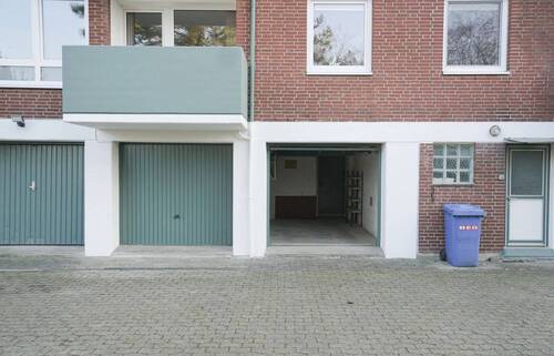 Garage/ Rückansicht - 
