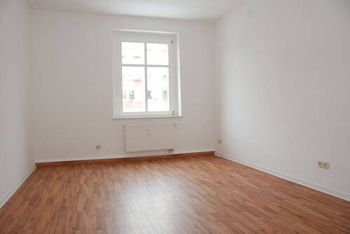 Wohnzimmer Vergleichswohnung - Frisch sanierte Altbauwohnung mit Tageslichtbad