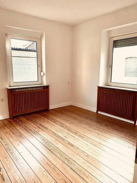 Bild 4 - Einfamilienhaus mit 216,00 m&sup2; in Wallertheim zur Miete