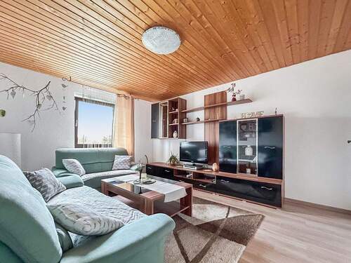 Haupthaus 1. Obergeschoss Appartement Wohnen - Großzügiges Mehrfamilienhaus für Monteure oder Familien