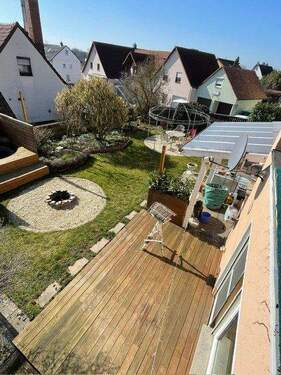 Blick in den Garten u. auf die Terrassen.jpg - Provisionsfrei !! 3-Fam.-Haus in Niederwerrn