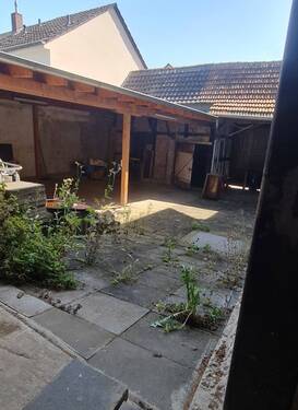 Blick auf Hof, Einfahrt.jpg - 