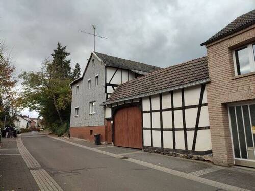 Einfahrt Seitenansicht - 