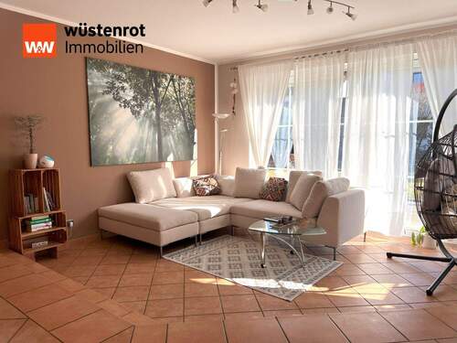 Wohnzimmer - 6 Zimmer Einfamilienhaus zum Kaufen in Hohenwart