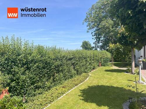 Gepflegte Außenanlage - Einfamilienhaus mit 254,10 m&sup2; in Hohenwart zum Kaufen