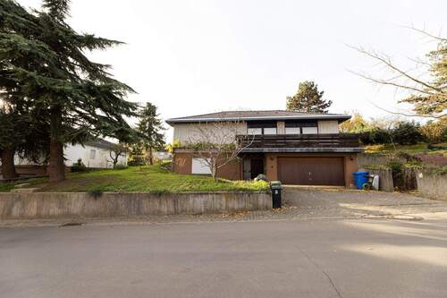 Front.jpg - 6 Zimmer Bungalow zum Kaufen in Bockenheim an der Weinstraße