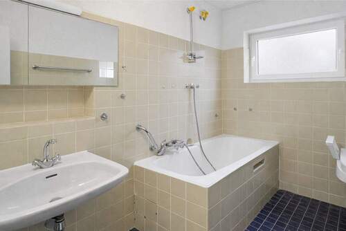 Bad 1 - Einfamilienhaus mit 166,40 m&sup2; in Darmstadt zum Kaufen