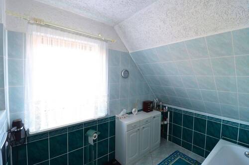 Badezimmer mit Wanne OG - 