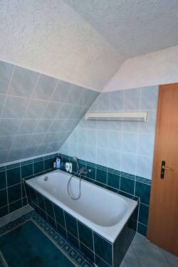 Badezimmer mit Wanne OG - 