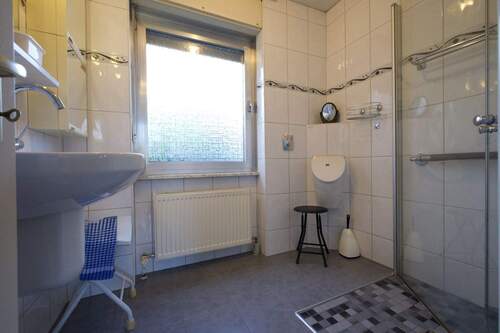 Badezimmer - Bungalow mit 106,00 m² in Überherrn zum Kaufen