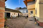 Hof - 7 Zimmer Einfamilienhaus zum Kaufen in Altdorf