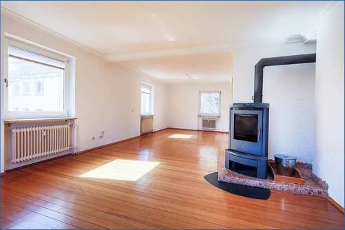 Ess- und Wohnzimmer mit Schwedenofen - 