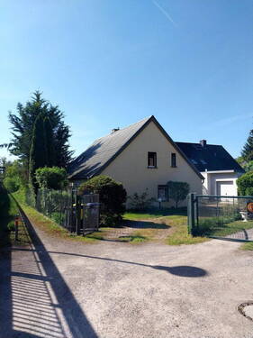 EFH mit Toreinfahrt - Seltene Wasserlage in Potsdam - Einfamilienhaus mit Steg & Seeblick