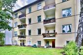 Hausansicht / house view - 3-Zimmer-Wohnung nahe Kranoldplatz in Lankwitz: 2.OG, bezugsfrei, Loggia, hell, ruhig, grün