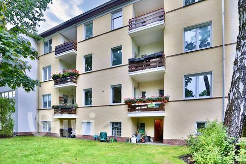 Hausansicht / house view - 3-Zimmer-Wohnung nahe Kranoldplatz in Lankwitz: 2.OG, bezugsfrei, Loggia, hell, ruhig, grün