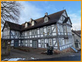 Blick auf die Immobilie.jpeg - 1 Zimmer Mehrfamilienhaus, Wohnhaus in Schwalmstadt