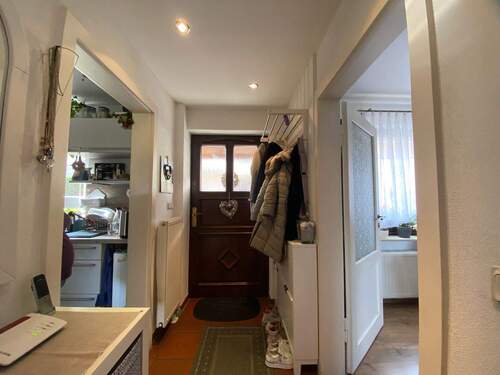 EG Eingang.jpg - 4 Zimmer Doppelhaushälfte in Freital