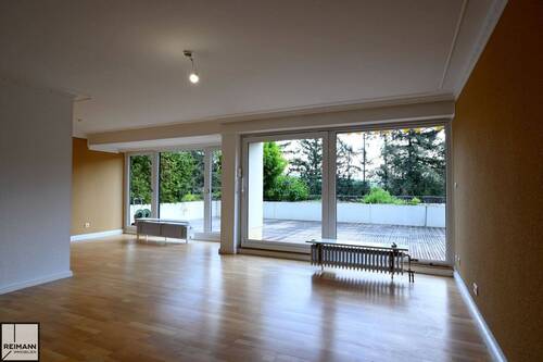 Wohnzimmer - Elegantes Terrassenhaus mit Garage in Oberlahnstein