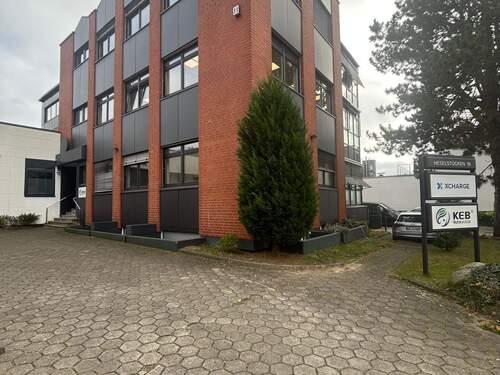 IMG_4857.jpeg - Flughäfen Nähe Modernes Büro – 130 m² mit Aufzug und Parkplatz