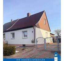 Halle Rosengarten: Gemütliche Doppelhaushälfte mit EBK, Garage und großzügigem Grundstück - Halle (Saale) Damaschkestraße