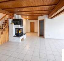 Exklusiv: Ruhige 4-Zimmer-Maisonette Wohnung, mit Kamin, Balkon und Tiefgarage in Wöllstein