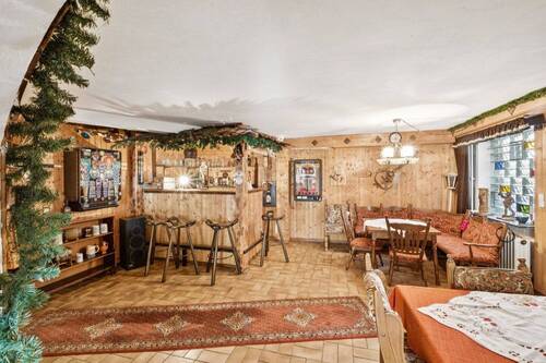 BAR IM KELLERGESCHOSS - 