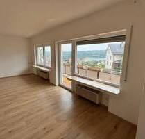 Moderne 3-Zimmer-Wohnung mit Seeblick & Balkon am Sorpesee - Langscheid